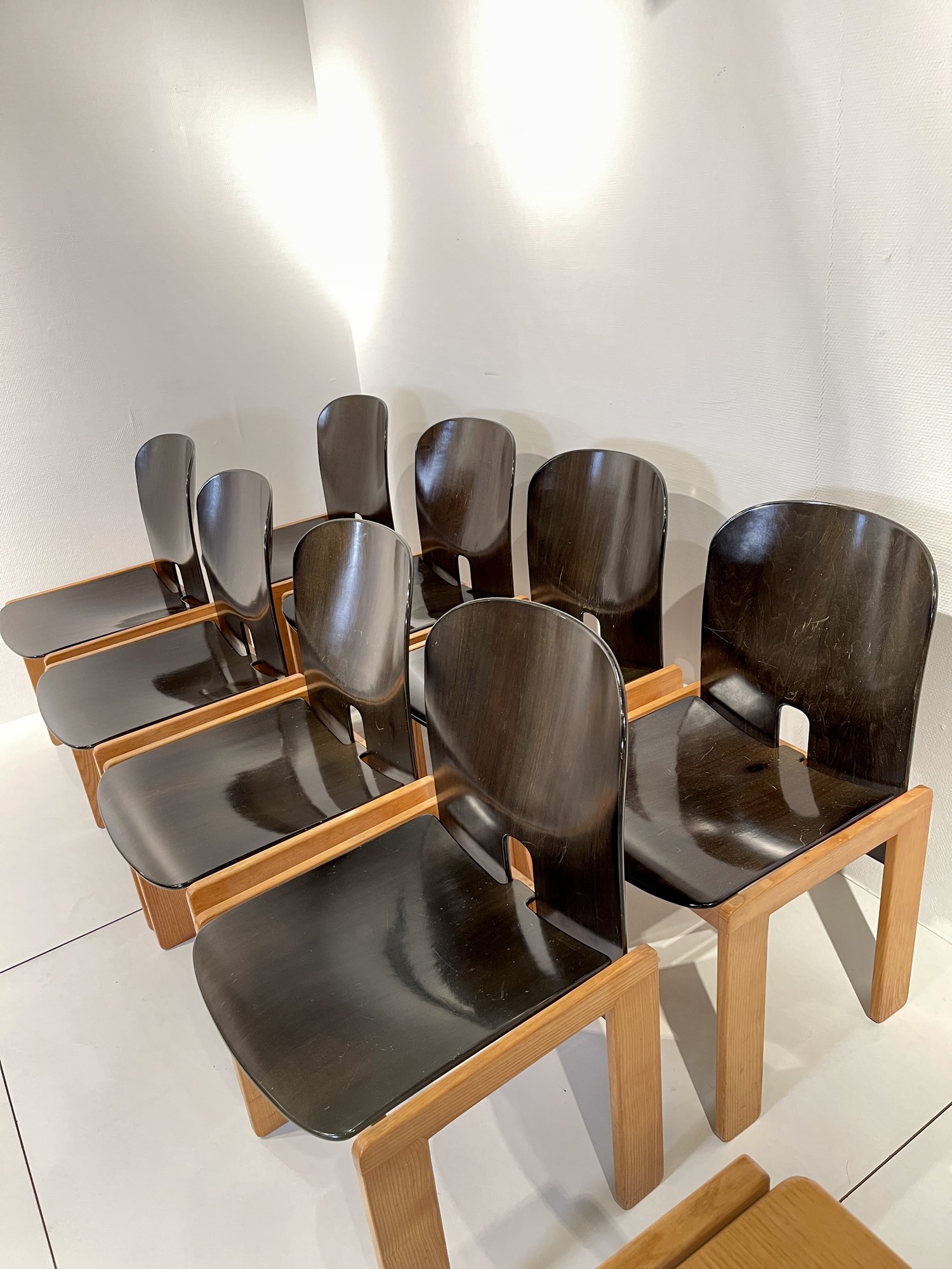 8 chairs model 121 dining chairs designed by Afra and Tobia Scarpa and manufactured by Cassina, Italy 1965