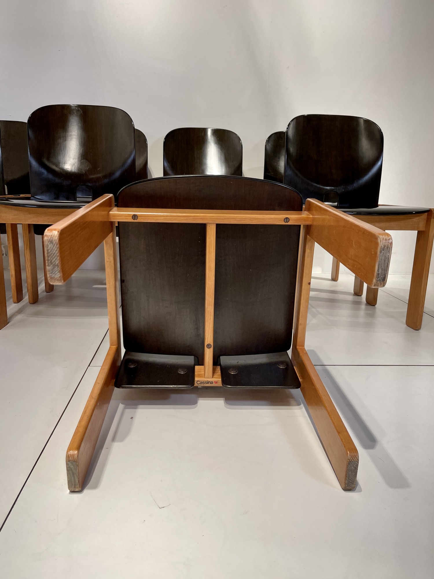 8 chairs model 121 dining chairs designed by Afra and Tobia Scarpa and manufactured by Cassina, Italy 1965