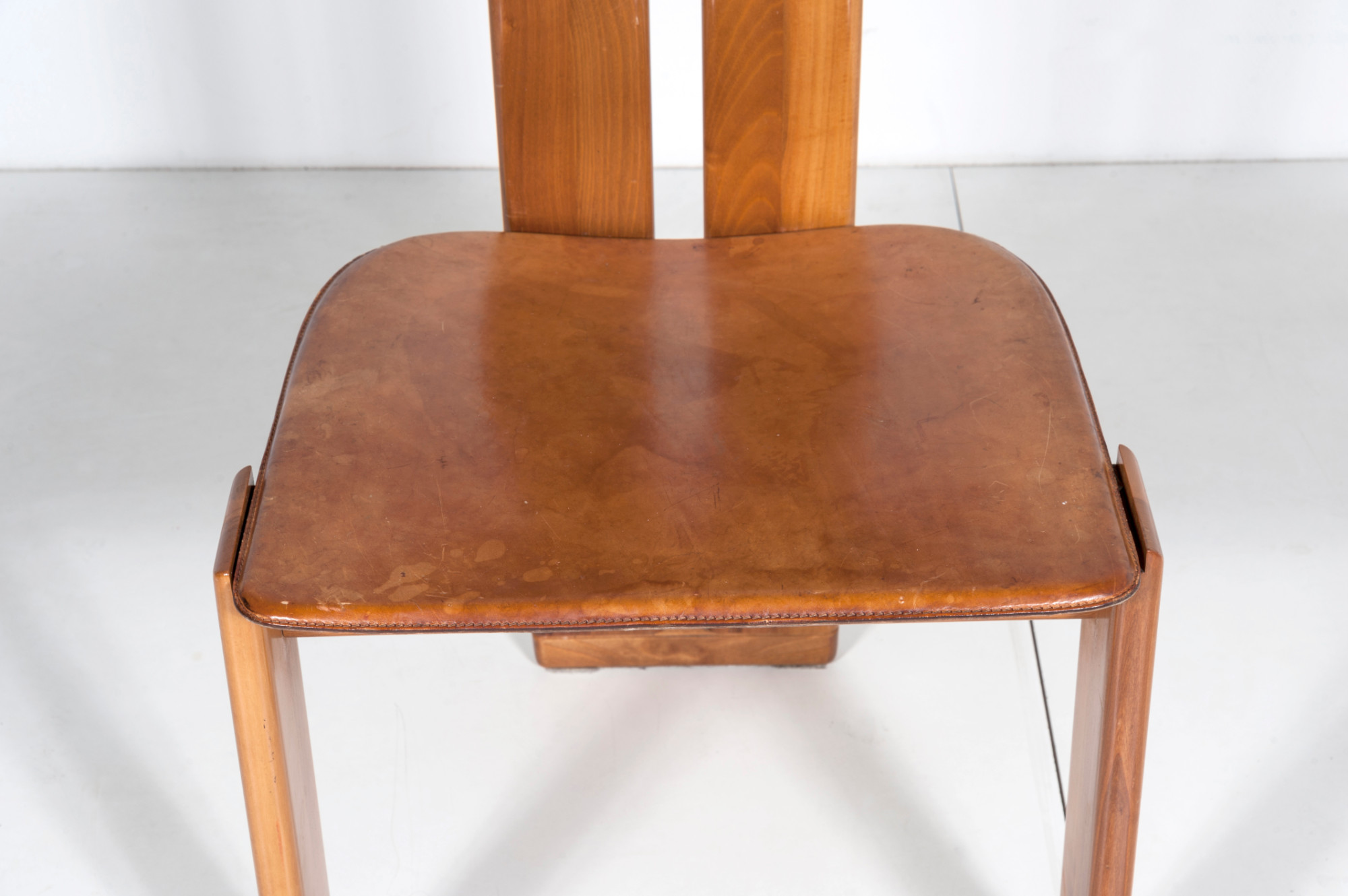 Set of four chair in cognac leather by Tobia & Afra Scarpa 