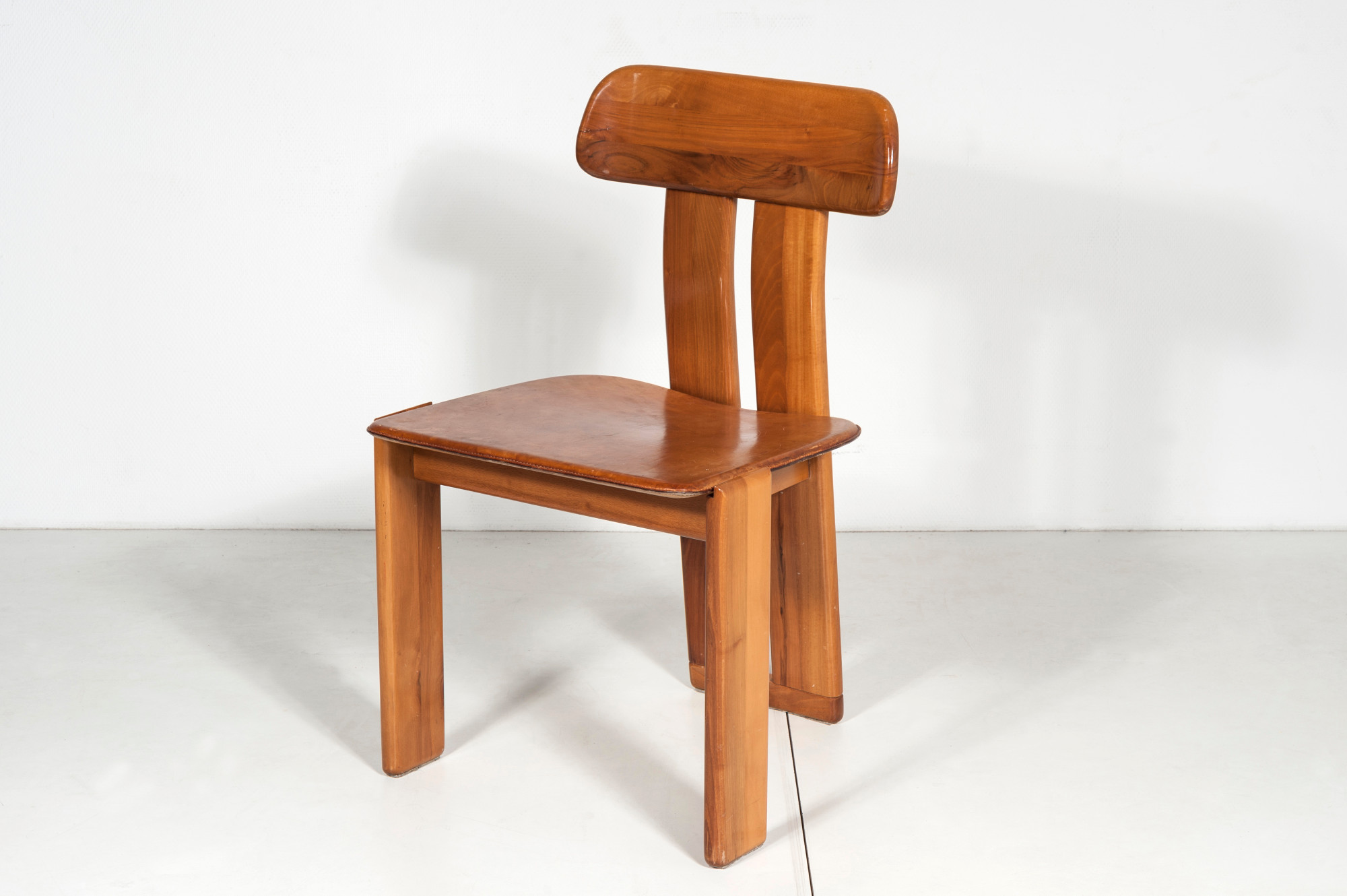 Set of four chair in cognac leather by Tobia & Afra Scarpa 