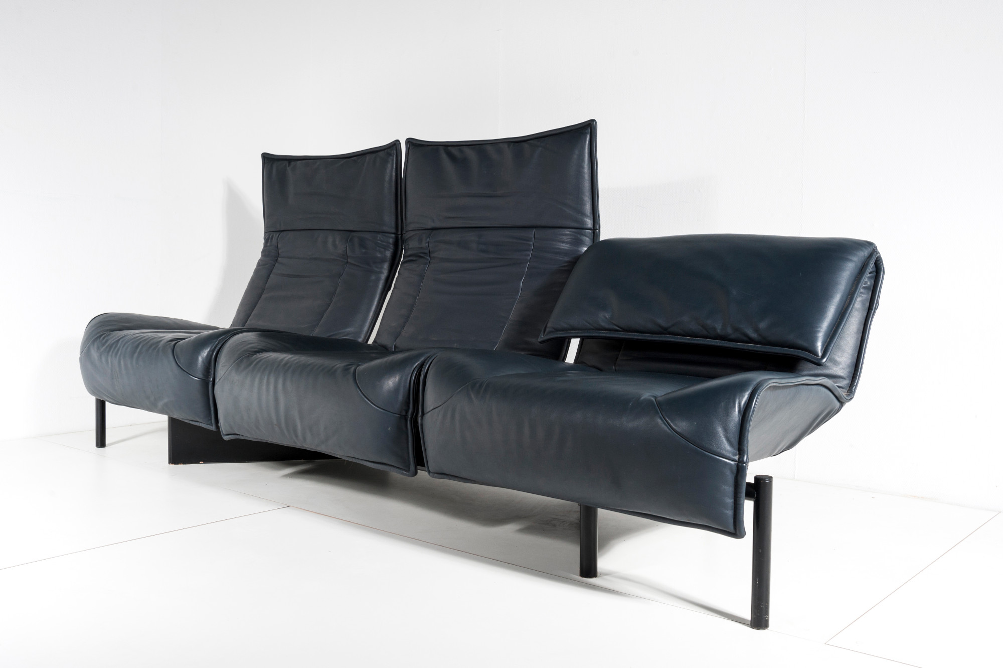 Sofa By Vico Magistretti for Cassina in Blue leather